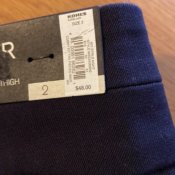 Mid-rise Trouser with “slimming” solution - Picture 4 of 4